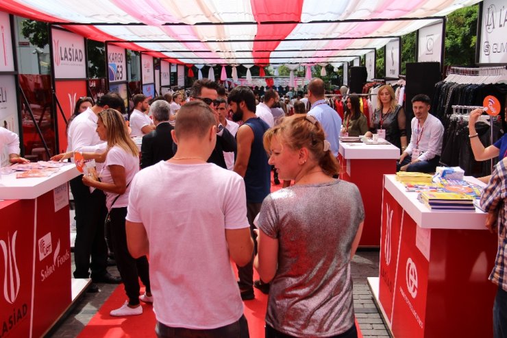 Laleli’de alışveriş festivali başladı, 250 alıcı ağırlanacak