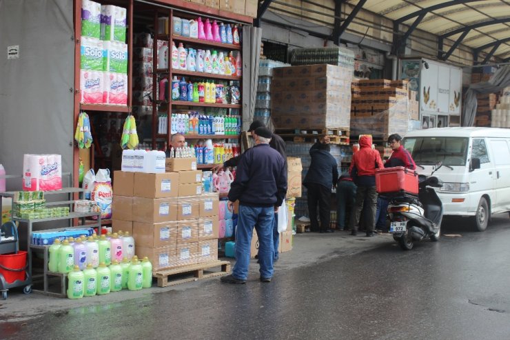 Gıda toptancılarından vatandaşa "panik yapmayın" uyarısı