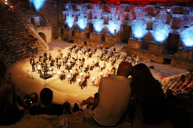 27’inci Uluslararası Aspendos Opera ve Bale Festivali’nin açılışı gala konseriyle yapıldı