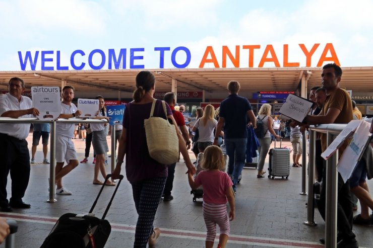 Antalya turizmdeki rakiplerini hayal kırıklığına uğrattı