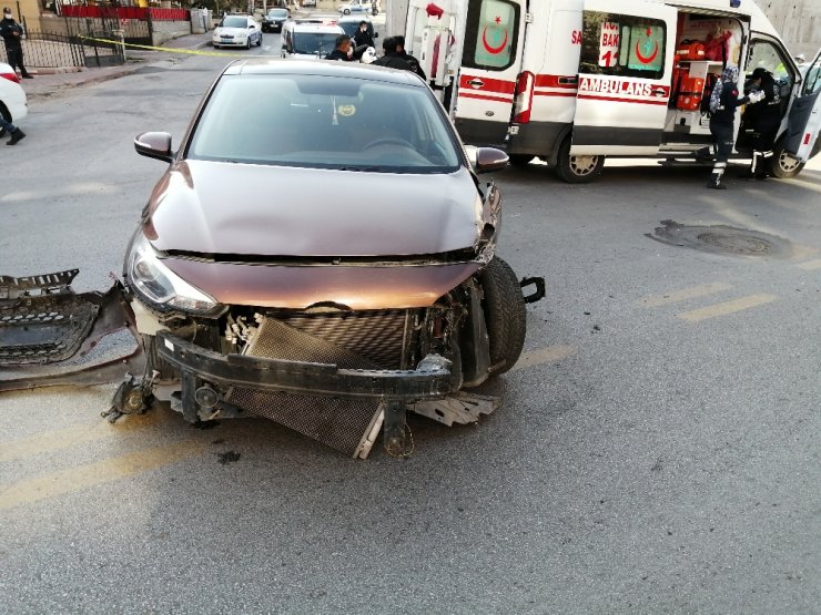 Ankara’da polis arabası kaza yaptı: 3 yaralı