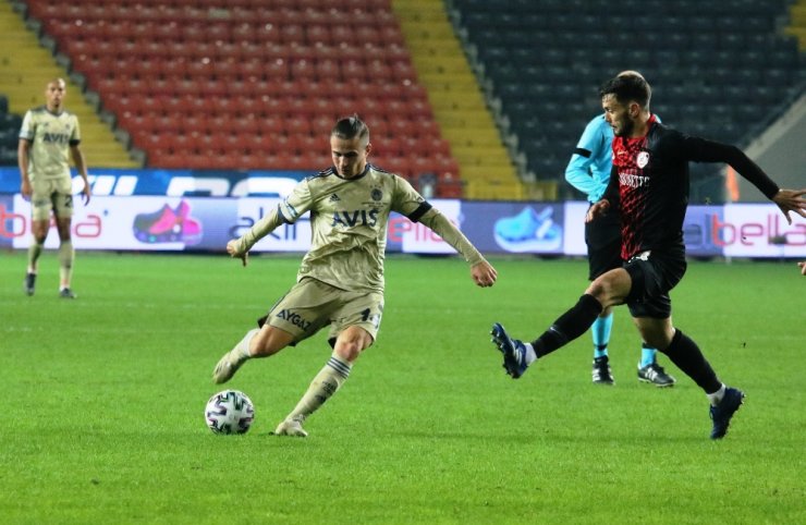 Süper Lig: Gaziantep FK: 2 - Fenerbahçe: 1 (İlk yarı)