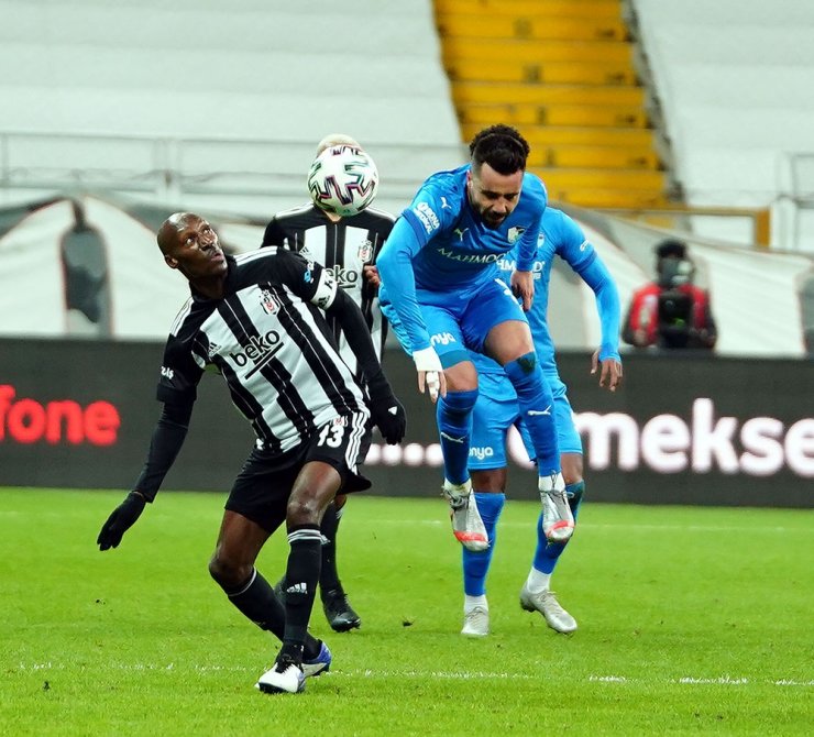 Süper Lig: Beşiktaş: 0 - BB Erzurumspor: 0 (İlk yarı)