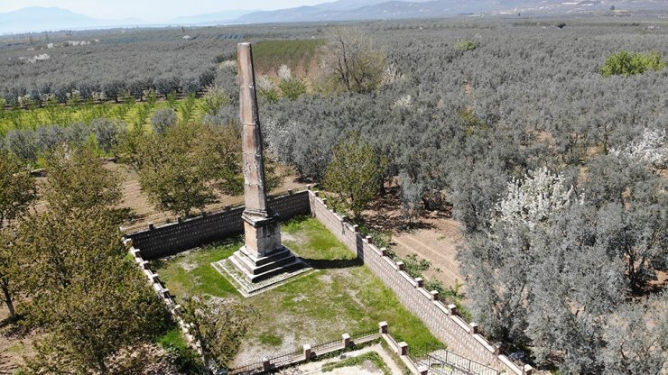 İznik’teki dikilitaş, 2 bin yıldır ayakta