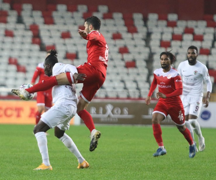 FT Antalyaspor: 0 - Atakaş Hatayspor: 5 (İlk yarı)