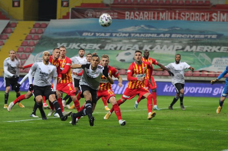 Süper Lig: Kayserispor: 0 - Beşiktaş: 0 (İlk Yarı)