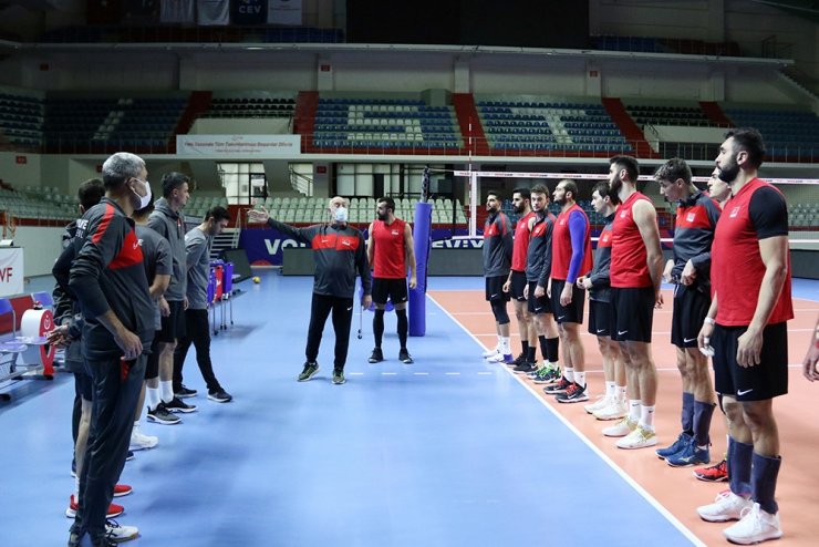 Guidetti’den A Milli Erkek Voleybol Takımı’na ziyaret