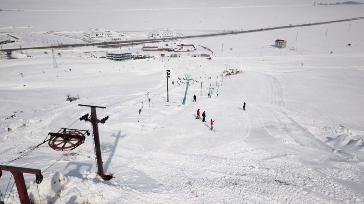 Bitlis’te kayak sezonu açıldı