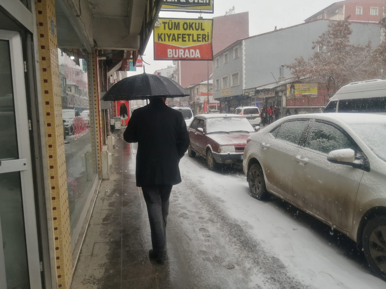 Ağrı'da kar yağışı başladı