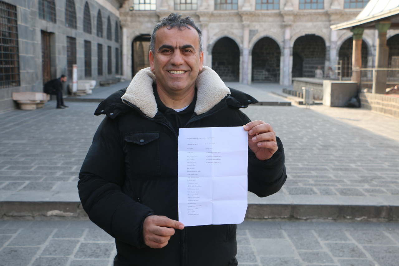 Diyarbakırlı Yusuf, 4 yıldır teravih namazlarını farklı camilerde kılıyor