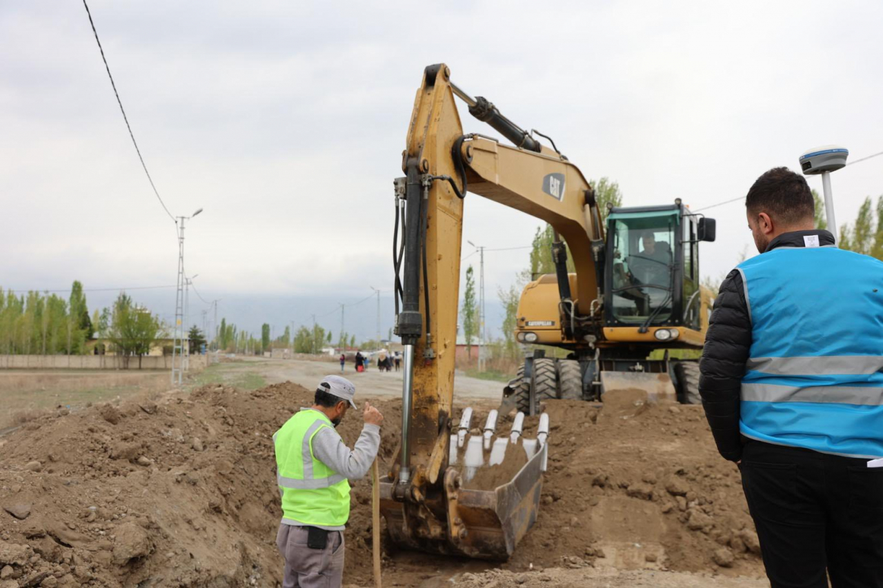Iğdır Belediyesi'nden Özgür Mahallesi'ne Yeni Temiz Su Hattı