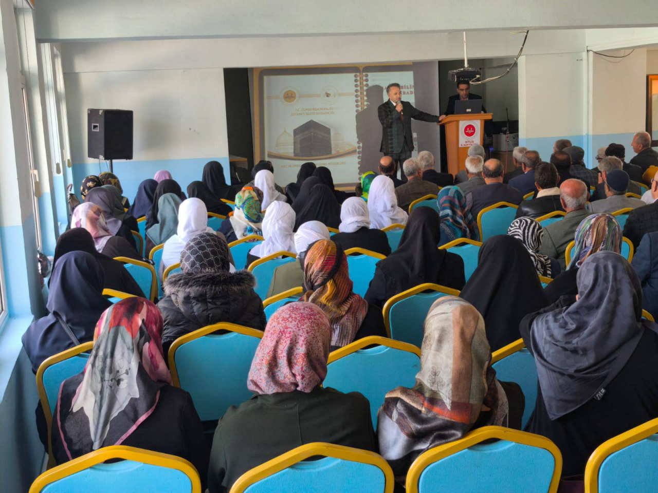 Bitlis Müftülüğü'nden 2025 Hac Adaylarına Bilgilendirme Semineri Düzenlendi