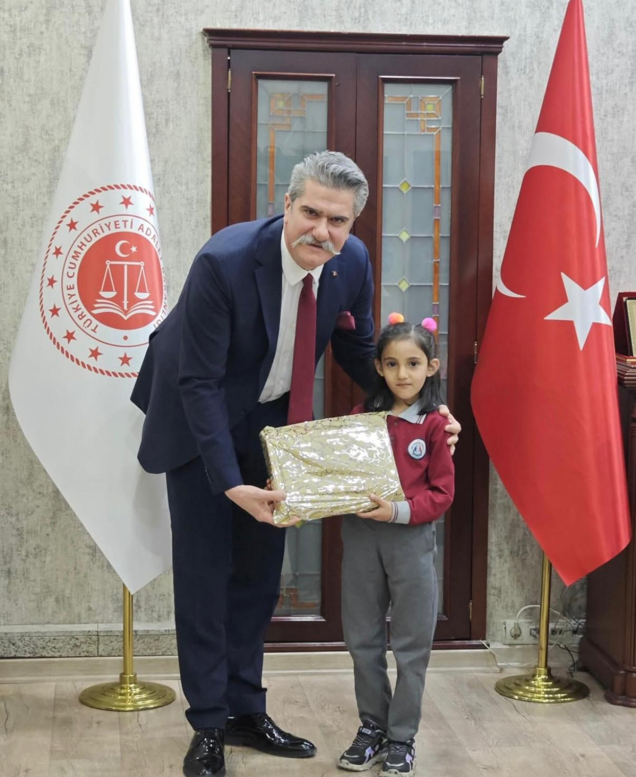 Başsavcı Adem Çalış, 23 Nisan'da minik konuklarını ağırladı